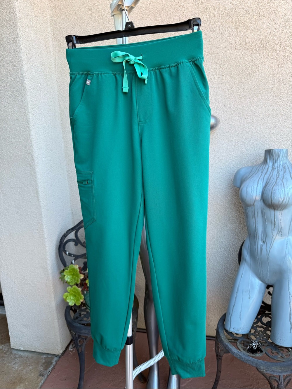 Figs Women’s Teal Drawstring Cargo Joggers NWT
